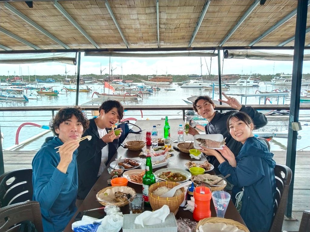 Tabasan bali みんなで釣った魚をランチ